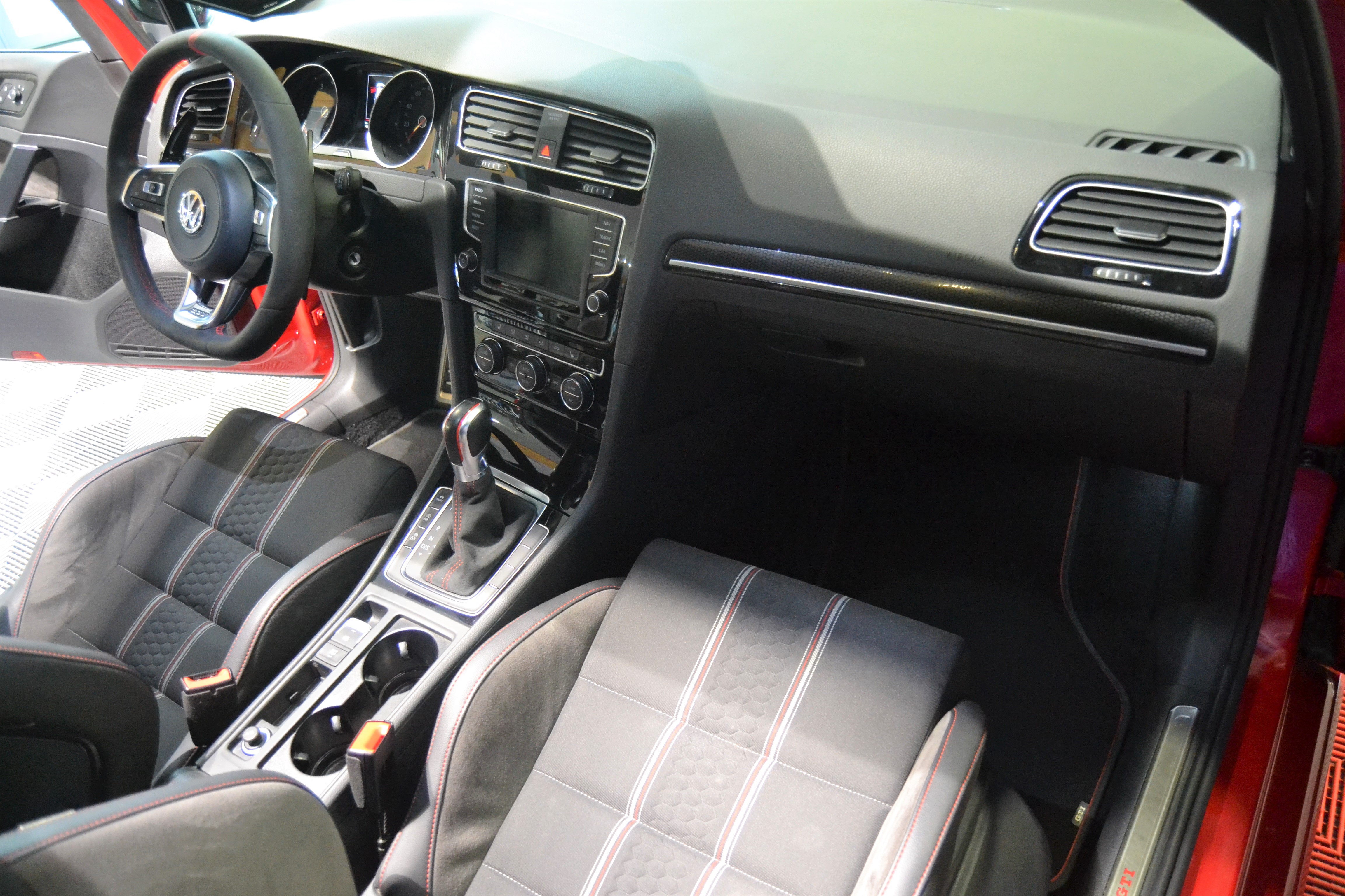 Volkswagen Golf 7 GTI Clubsport 2.0 TSI 265 DSG GPS TO Recaro Dynaudio ACC  - Pf Motors