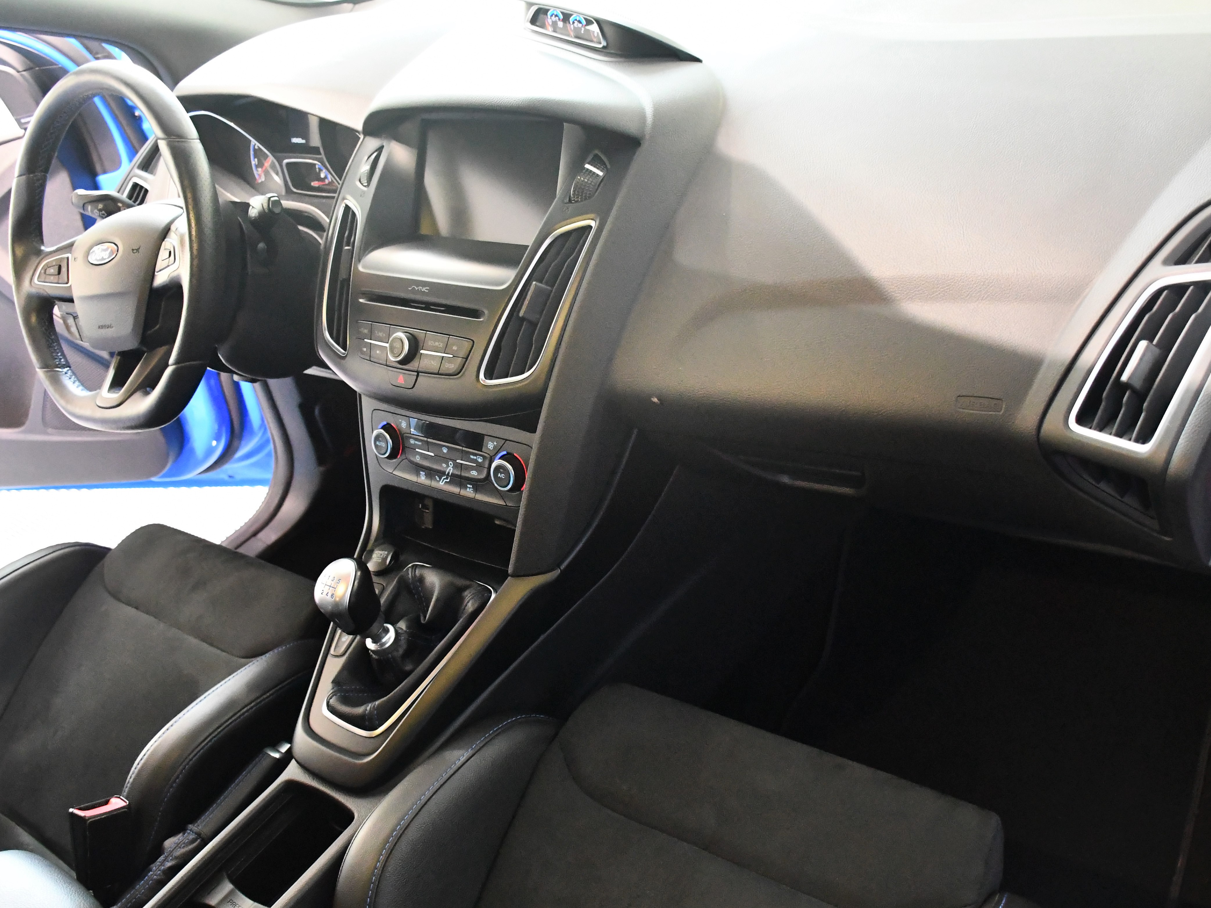 Ford Focus RS mk3 2.3 Ecoboost 350 4x4 GPS Caméra RECARO SONY Suspension  Volant Chauffant Drive Mode JA 19 Bleu Nitrous Garantie 04/2022 - Pf Motors