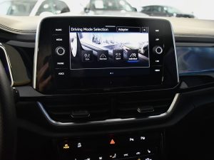 Volkswagen T-Roc R-Line 1.5 TSI 150 DSG GPS Virtual Hayon Attelage Front ACC Induction IQ Light JA 19 – photo 28
