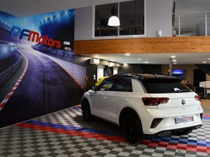 Volkswagen T-Roc R-Line 1.5 TSI 150 DSG GPS Virtual Hayon Attelage Front ACC Induction IQ Light JA 19 – photo 36