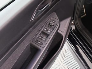 Volkswagen Golf 8 GTI 2.0 TSI 245 DSG GPS Virtual Mode IQ Light ACC Caméra Induction App Connect JA 19 – photo 19