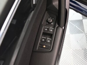 Volkswagen Tiguan R-Line Carat 2.0 TDI 190 DSG 4Motion GPS Virtual Attelage Front Lane Alcantara JA 19 – photo 4
