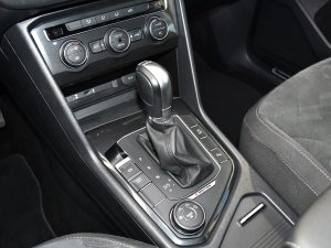 Volkswagen Tiguan R-Line Carat 2.0 TDI 190 DSG 4Motion GPS Virtual Attelage Front Lane Alcantara JA 19 – photo 17