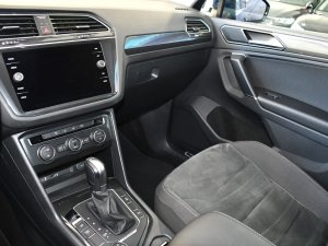 Volkswagen Tiguan R-Line Carat 2.0 TDI 190 DSG 4Motion GPS Virtual Attelage Front Lane Alcantara JA 19 – photo 18