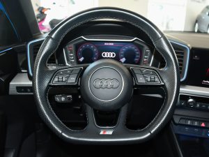 Audi A1 Sportback S-Line 35 TFSI 150 S-Tronic GPS Virtual ACC Car Play Caméra Induction Pré Sense Lane LED JA 18 Audi Sport Bleu TURBO – photo 23