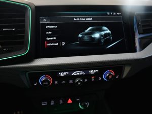 Audi A1 Sportback S-Line 40 TFSI 200 S-Tronic GPS ACC Caméra Pré Sense Drive Cuir Alcantara Lane JA 17 Vert Tioman – photo 33