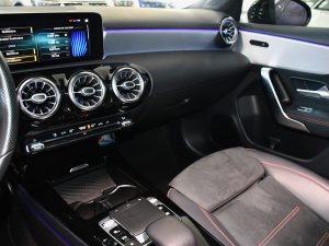 Mercedes Benz Classe A 220 AMG Line BVA GPS Pro TO M-Bux Lumière D’ambiance LED Car Play Caméra Freinage JA 18 – photo 24