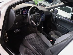 Volkswagen Tiguan R-Line 2.0 TDI 200 DSG 4Motion GPS Virtual ACC Front Lane DCC ACC Car Play Caméra Attelage IQ Light JA 20 – photo 13
