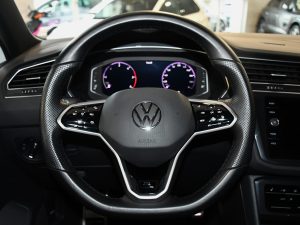Volkswagen Tiguan R-Line 2.0 TDI 200 DSG 4Motion GPS Virtual ACC Front Lane DCC ACC Car Play Caméra Attelage IQ Light JA 20 – photo 24