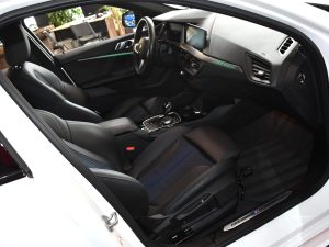 BMW 120iA 178 M-Sport DKG7 GPS Virtual Car Play Mode LED Lumière d’Ambiance Régulateur Semi Cuir JA 18 – photo 9
