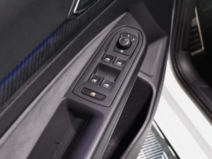 Volkswagen Golf 8 R-Line 1.5 eTSI 150 DSG GPS Virtual Caméra TO IQ Light Harman Kardon Mode Car Play Lane Front JA 18 – photo 23