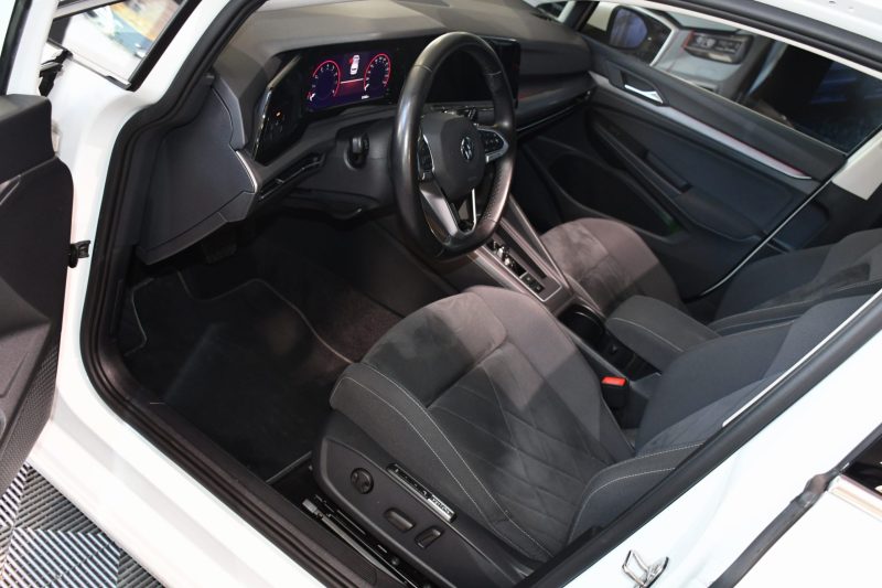 Volkswagen Golf 8 First édition 1.5 eTSI 150 DSG GPS Virtual Induction Ergo ACC DCC IQ Light Mode Front Lane TO JA 17 – photo 11