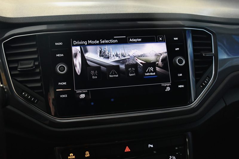 Volkswagen T-Roc Carat 1.5 TSI 150 DSG GPS Virtual ACC Limiteur Caméra Front Lane Hayon JA 17 – photo 20