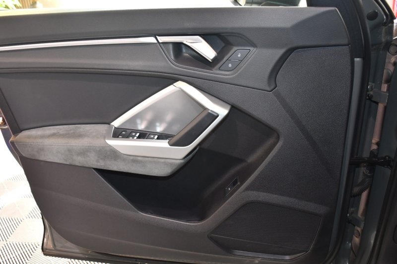 Audi Q3 Sportback S-Line Design Luxe 35 TDI 150 S-Tronic GPS Vebasto Virtuyal Hayon Attelage LED Caméra ACC Pré Sense JA 19 – photo 13