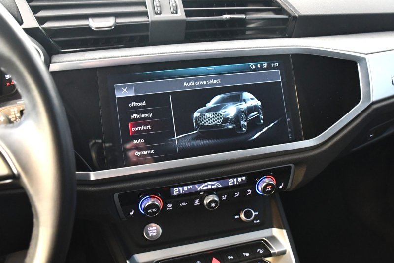 Audi Q3 Sportback S-Line Design Luxe 35 TDI 150 S-Tronic GPS Vebasto Virtuyal Hayon Attelage LED Caméra ACC Pré Sense JA 19 – photo 18
