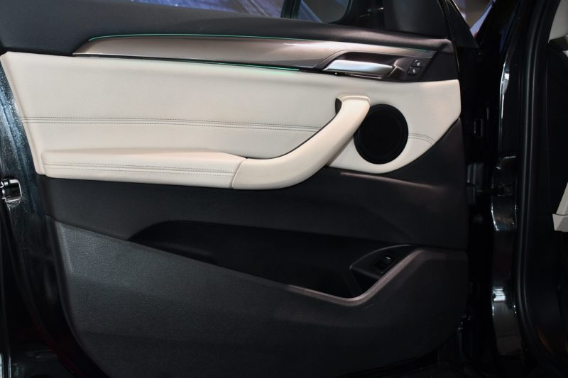 BMW X1 S-Drive 18DA 150 Lounge BVA GPS Cuir électrique TO Caméra Hayon LED Régulateur JA 17 – photo 6