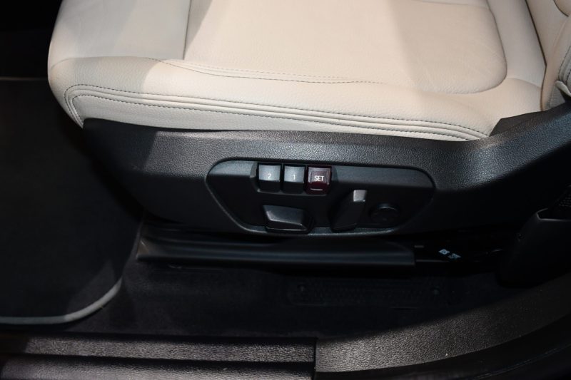 BMW X1 S-Drive 18DA 150 Lounge BVA GPS Cuir électrique TO Caméra Hayon LED Régulateur JA 17 – photo 7