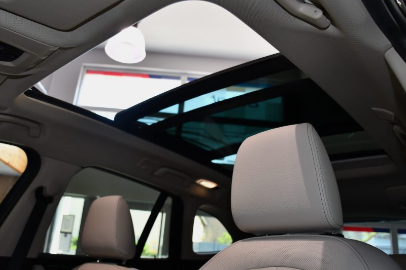 BMW X1 S-Drive 18DA 150 Lounge BVA GPS Cuir électrique TO Caméra Hayon LED Régulateur JA 17 – photo 8