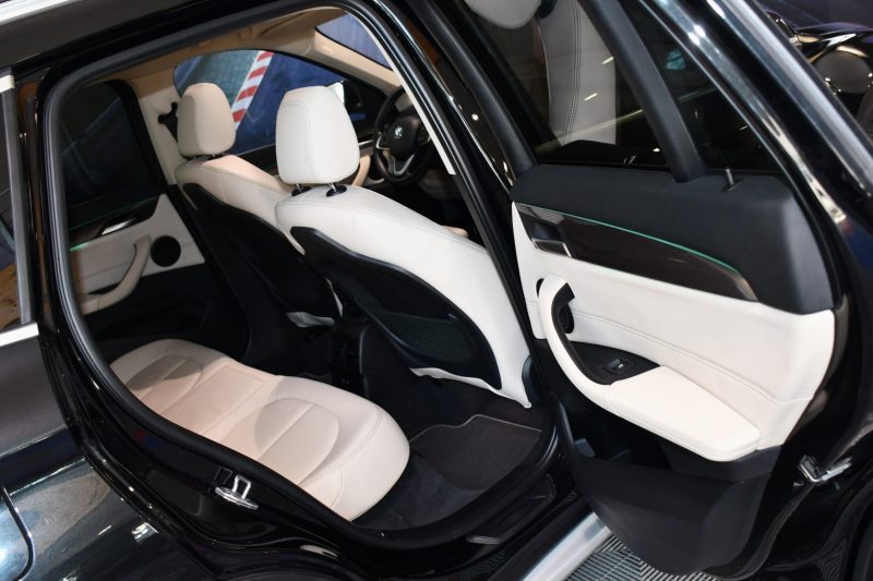 BMW X1 S-Drive 18DA 150 Lounge BVA GPS Cuir électrique TO Caméra Hayon LED Régulateur JA 17 – photo 12