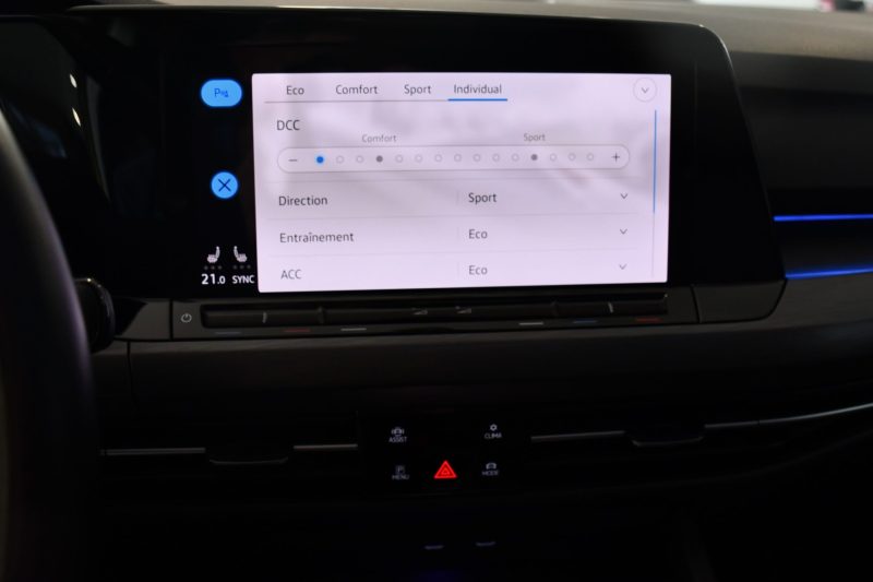 Volkswagen Golf 8 Style First édition 1.5 eTSI 150 DSG GPS Virtual ACC DCC Attelage TO IQ Light Ergo Lumière d’Ambiance JA 17 – photo 35