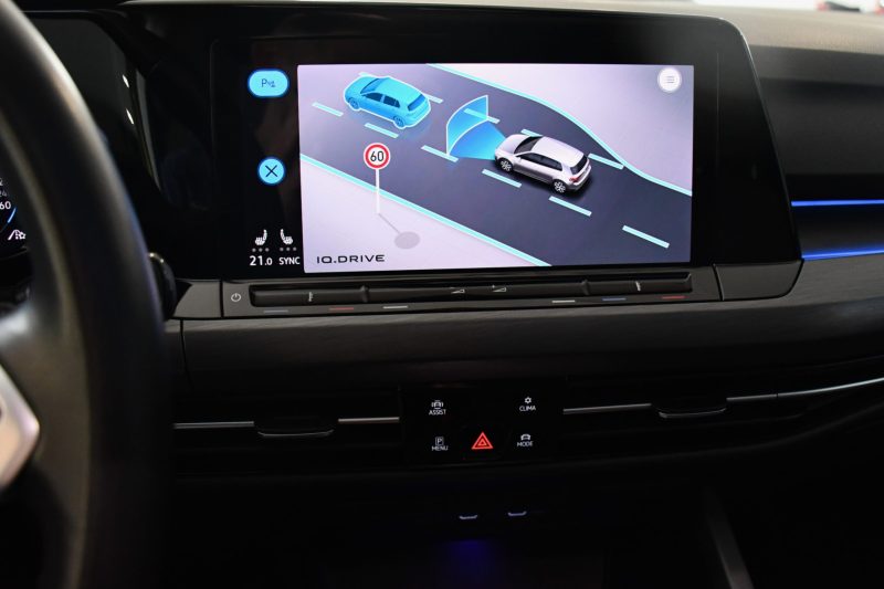 Volkswagen Golf 8 Style First édition 1.5 eTSI 150 DSG GPS Virtual ACC DCC Attelage TO IQ Light Ergo Lumière d’Ambiance JA 17 – photo 36