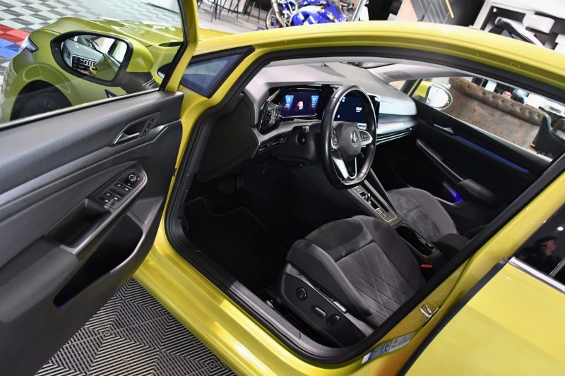 Volkswagen Golf 8 Style First édition 1.5 eTSI 150 DSG GPS Virtual ACC DCC Attelage TO IQ Light Ergo Lumière d’Ambiance JA 17 – photo 38