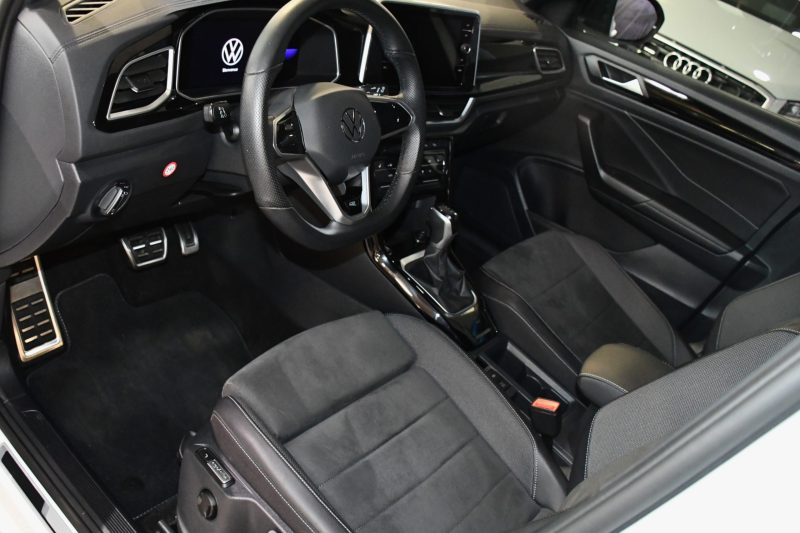 Volkswagen T-Roc R-Line 1.5 TSI 150 DSG GPS Virtual Hayon Attelage Front ACC Induction IQ Light JA 19 – photo 11