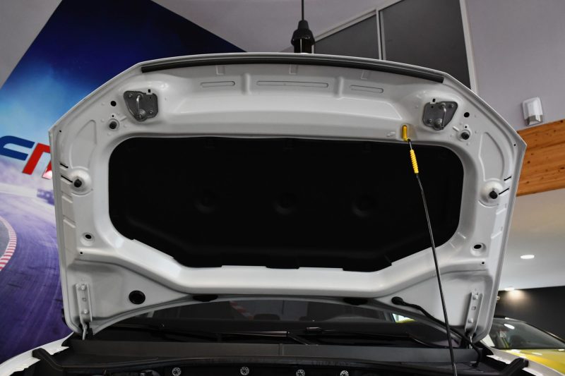 Volkswagen T-Roc R-Line 1.5 TSI 150 DSG GPS Virtual Hayon Attelage Front ACC Induction IQ Light JA 19 – photo 15