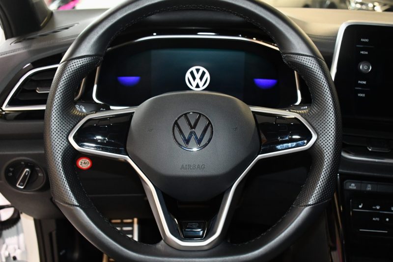 Volkswagen T-Roc R-Line 1.5 TSI 150 DSG GPS Virtual Hayon Attelage Front ACC Induction IQ Light JA 19 – photo 25