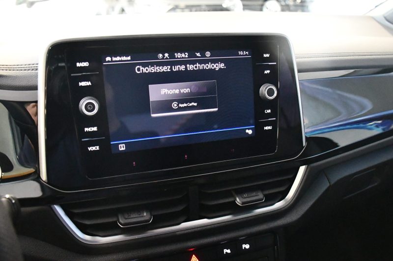 Volkswagen T-Roc R-Line 1.5 TSI 150 DSG GPS Virtual Hayon Attelage Front ACC Induction IQ Light JA 19 – photo 30