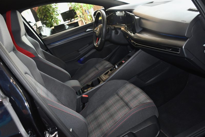 Volkswagen Golf 8 GTI 2.0 TSI 245 DSG GPS Virtual Mode IQ Light ACC Caméra Induction App Connect JA 19 – photo 18