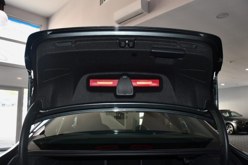 Audi A3 Berline S-Line 35 TFSI 150 S-Tronic GPS Virtual Drive LED Vebasto Pré Sense Lane Régulateur JA 18 Audi Sport – photo 17