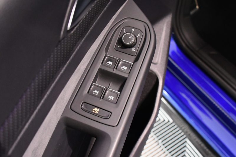 Volkswagen Golf 8 R-Line 1.5 TSI 150 BVM6 GPS Virtual Caméra ACC Induction Park Assist Mode Lane JA 17 – photo 23