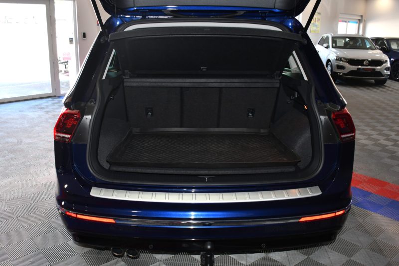 Volkswagen Tiguan R-Line Carat 2.0 TDI 190 DSG 4Motion GPS Virtual Attelage Front Lane Alcantara JA 19 – photo 11
