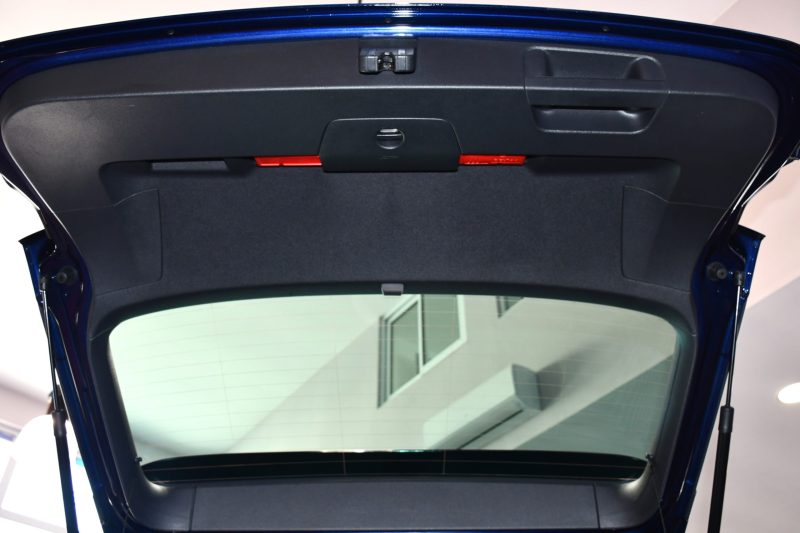 Volkswagen Tiguan R-Line Carat 2.0 TDI 190 DSG 4Motion GPS Virtual Attelage Front Lane Alcantara JA 19 – photo 12