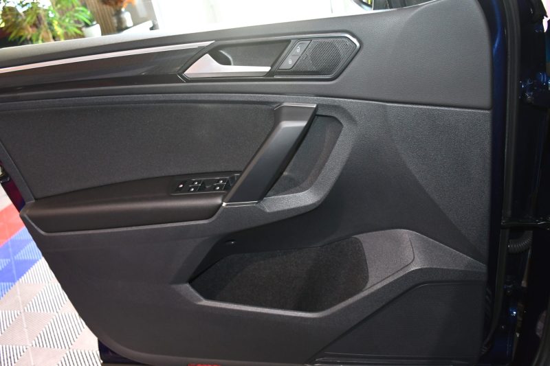 Volkswagen Tiguan R-Line Carat 2.0 TDI 190 DSG 4Motion GPS Virtual Attelage Front Lane Alcantara JA 19 – photo 15