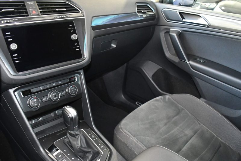 Volkswagen Tiguan R-Line Carat 2.0 TDI 190 DSG 4Motion GPS Virtual Attelage Front Lane Alcantara JA 19 – photo 18