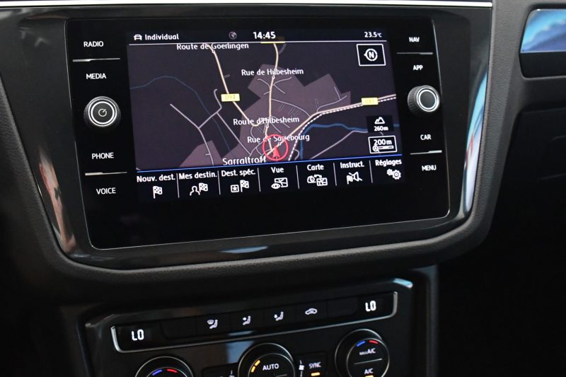 Volkswagen Tiguan R-Line Carat 2.0 TDI 190 DSG 4Motion GPS Virtual Attelage Front Lane Alcantara JA 19 – photo 20