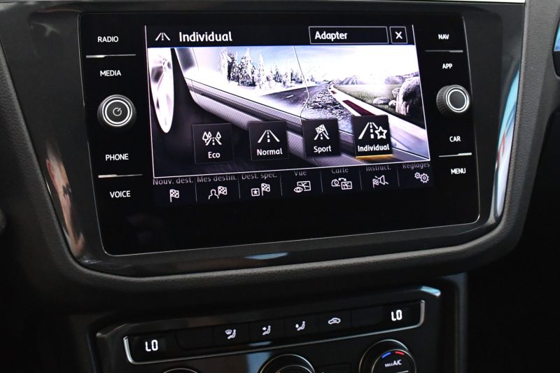 Volkswagen Tiguan R-Line Carat 2.0 TDI 190 DSG 4Motion GPS Virtual Attelage Front Lane Alcantara JA 19 – photo 21
