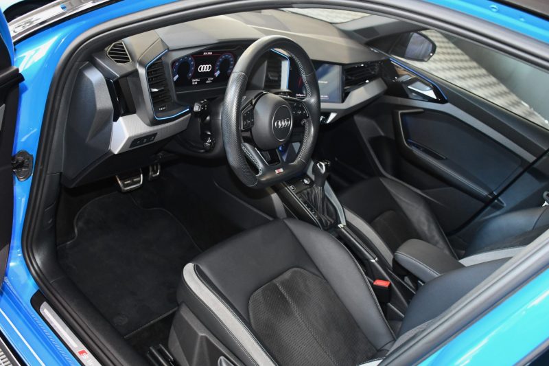 Audi A1 Sportback S-Line 35 TFSI 150 S-Tronic GPS Virtual ACC Car Play Caméra Induction Pré Sense Lane LED JA 18 Audi Sport Bleu TURBO – photo 12