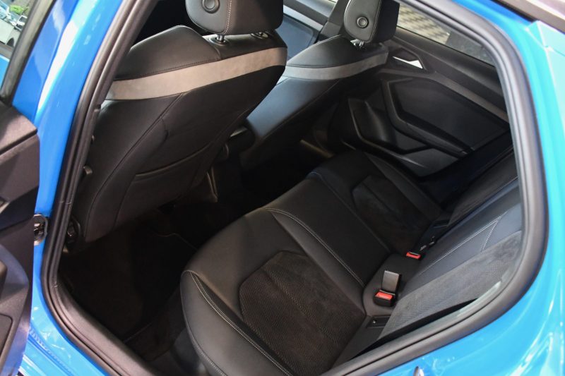 Audi A1 Sportback S-Line 35 TFSI 150 S-Tronic GPS Virtual ACC Car Play Caméra Induction Pré Sense Lane LED JA 18 Audi Sport Bleu TURBO – photo 17