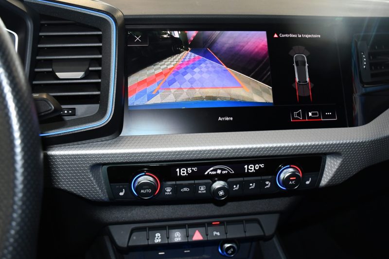 Audi A1 Sportback S-Line 35 TFSI 150 S-Tronic GPS Virtual ACC Car Play Caméra Induction Pré Sense Lane LED JA 18 Audi Sport Bleu TURBO – photo 26