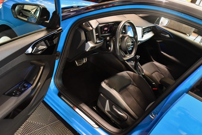 Audi A1 Sportback S-Line 35 TFSI 150 S-Tronic GPS Virtual ACC Car Play Caméra Induction Pré Sense Lane LED JA 18 Audi Sport Bleu TURBO – photo 29