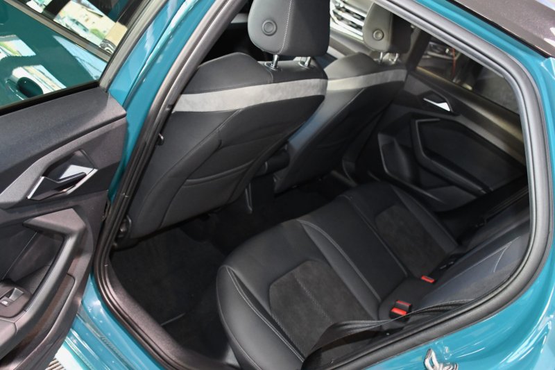Audi A1 Sportback S-Line 40 TFSI 200 S-Tronic GPS ACC Caméra Pré Sense Drive Cuir Alcantara Lane JA 17 Vert Tioman – photo 19