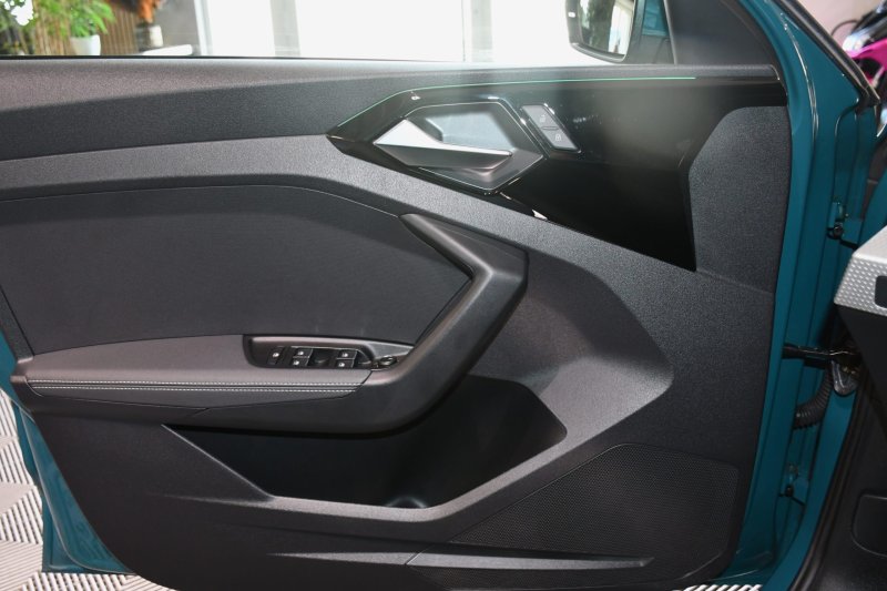 Audi A1 Sportback S-Line 40 TFSI 200 S-Tronic GPS ACC Caméra Pré Sense Drive Cuir Alcantara Lane JA 17 Vert Tioman – photo 27