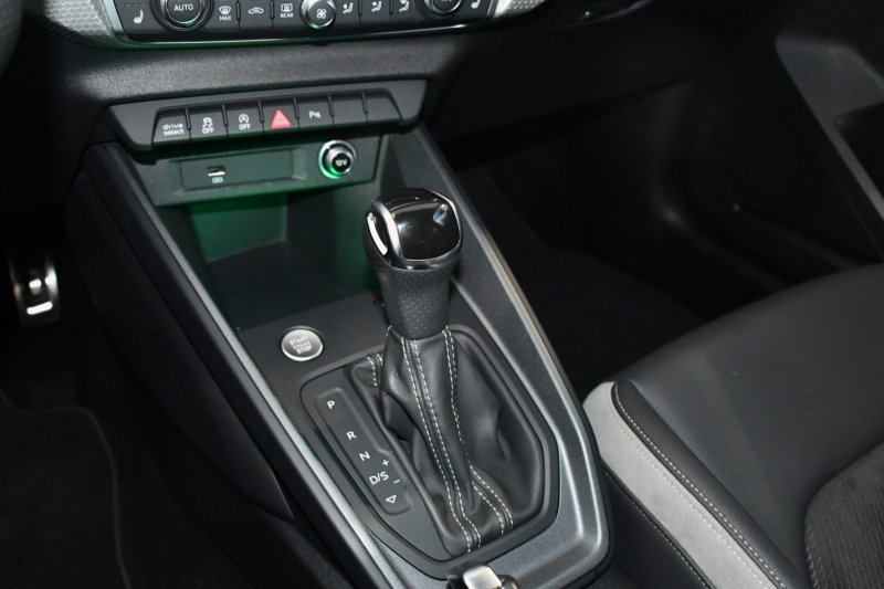 Audi A1 Sportback S-Line 40 TFSI 200 S-Tronic GPS ACC Caméra Pré Sense Drive Cuir Alcantara Lane JA 17 Vert Tioman – photo 30