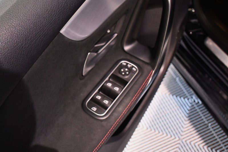 Mercedes Benz Classe A 220 AMG Line BVA GPS Pro TO M-Bux Lumière D’ambiance LED Car Play Caméra Freinage JA 18 – photo 11
