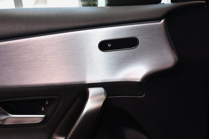 Mercedes Benz Classe A 220 AMG Line BVA GPS Pro TO M-Bux Lumière D’ambiance LED Car Play Caméra Freinage JA 18 – photo 21