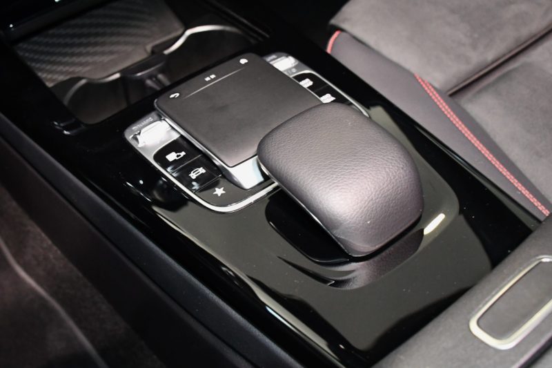 Mercedes Benz Classe A 220 AMG Line BVA GPS Pro TO M-Bux Lumière D’ambiance LED Car Play Caméra Freinage JA 18 – photo 23