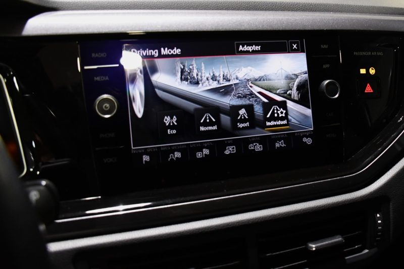 Volkswagen Polo GTI 2.0 TSI 200 DSG GPS Virtual Car Play TO Beats Front Mode JA 18 – photo 19